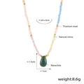 Schicke 18k vergoldete Titankette mit bunten Steinen und Malachit-Herz-Anhänger - Tropfenanhänger (P167)