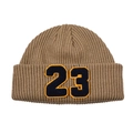 Gorro en caqui oscuro con parche del número 23 y punto de canalé grueso para otoño - Sombrero Caqui - Letras Negro/Oro