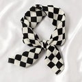 Carré de soie à damier noir et blanc en coton et lin avec détail de nœud - 55x55cm / Carreaux Bicolores Blanc Noir