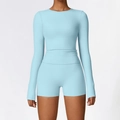 Conjunto azul cielo para mujer con camiseta de yoga de manga larga y pantalones cortos - Camisa De Manga Larga + Pantalón Corto Azul Cielo / S