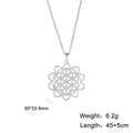 Collana con ciondolo fiore della vita in acciaio inossidabile e mandala su sfondo bianco - Color Acciaio