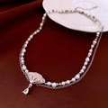 Detail der zweilagigen Halskette mit fächerförmigem Perlenanhänger und Zirkonia-Tropfen - Silber-Rosa (13# Halskette)