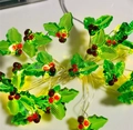 Christmas LED fairy lights with holly leaves and glowing red berries for holiday decor - 1m 10-LED (2AA Battery Model) / Christmas Leaf (Berry)