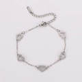 Pulsera de corazón en acero inoxidable plateado con circonitas brillantes y cierre langosta - Estilo de Corazón de Circonita Pavé / Color Acero