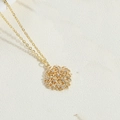 14K vergoldete Halskette mit hohlem Blumenanhänger und Zirkonia für Damen - Hohle Blume