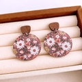 Detail of wooden round earrings with white daisy patterns in a beige jewelry box - Coffee Floral (Silver Needle)