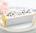 Elegante scatola regalo Diwali bianca e oro tagliata al laser su un piatto di porcellana - Bianco