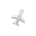 Gros plan d'un pendentif créatif en forme d'avion en métal argenté avec finition polie - VD1685 Argent Lisse Avion