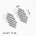 Detailansicht hohler geometrischer Silberohrringe mit Maßen von 47,8 mm x 18 mm - Silber (TE60176-S)