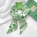 Groene zijden sjaal met retro bloemenpatroon en Will-ontwerp voor haar- of tasdecoratie - Overal In De Bergen En Vlaktes