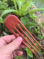 Fourche à cheveux en bois de santal brun rouge en forme de U avec quatre dents boisées - Quatre Broches Santal Rouge 【15.5*4.3cm】