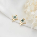 Vue macro de breloques œil grec plaquées or 14k avec texture verte et zircons - Gland Exotique Vert (D729)