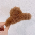 Elegant plush faux fur hair claw clip in warm brown for autumn and winter hairstyles - Brown