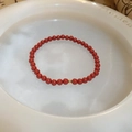 Minimalistisches rotes Zinnober-Perlenarmband mit goldener Glücksperle auf Keramik - Minimalistischer Roter Stil mit Goldener Perle (40# Armband-Rot Goldperle)