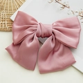 Pince à cheveux nœud en satin rose avec texture élégante en soie et fermoir à ressort - Rose
