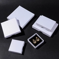 Various sizes of white textured cardboard jewelry gift boxes on a black background - 5*5*1.5CM / Lenny Texture Ice White