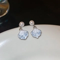 Light Blue Crushed Ice Pearl Fan (27# Silver Pin)