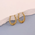 Goldene gedrehte Croissant-Ohrringe aus Titanstahl für einen stilvollen Vintage-Pendler-Look - Goldener Spiraltextur Creolen Stil (CX913)