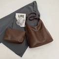 Sac fourre-tout vintage en cuir PU marron avec pochette de maquillage assortie - Ensemble de sacs à bandoulière / café