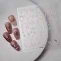 Stickers à ongles bohèmes soleil et lune dorés avec motifs célestes et détails en relief - Série Bohémienne Étoile Lune (CO-105)