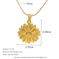 18K vergulde zonnebloem hanger aan een 45cm slangenketting van duurzaam 304 roestvrij staal - Delicate Zonnebloem (PJ31)