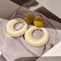 2503233b Beige Large Round (s925 Silver Needle)