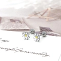 Daisy flower earrings in stainless steel with white petals and screw back ball - Silver Daisy (Single)