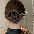 Pic à cheveux éventail argenté avec perle mauve et longs glands métalliques - Pompon Long Perle Violette En Forme D'éventail Argenté (30#)