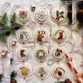 Set van 12 handgemaakte geborduurde kersthangers Jolly and Bright met bellen - Veelkleurig