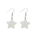 Dettaglio macro di orecchini a stella bianchi con ganci in stile turchese vintage - Stella Bianca