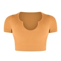 Dames crop top in mosterdgeel van ribgebreide stof met inkeping in de nek en korte mouwen - S / Licht koffiebruin