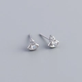 Elegante par de pendientes de botón ojo en plata 925 con forma de marquesa y circonitas - Plata 925 / Oro Blanco