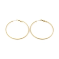 Große goldene strukturierte geometrische Creolen mit poliertem Metallfinish für Damen - 60x2mm Goldener Texturierter Stil (KE98623-KFC)