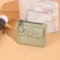 Petit porte-monnaie vert sauge avec poche à rabat et anneau porte-clés en métal - Vert