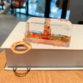 Roze Capybara vloeibare bus sleutelhanger met glitters en schattig konijnenontwerp - Bus Capibara / Rood