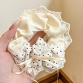 Elastico per capelli beige in seta con pois neri, pizzo e piccolo fiocco in nastro - 7# Salsa al Sesamo (Beige/Pois Neri/Effetto Satinato)