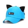 Hellblaue Baseballkappe mit schwarzen 3D-Katzenohren und Logo auf weißem Grund - Blau