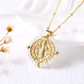 Collar de San Benito dorado con borde de perlas y colgante religioso - Blanco