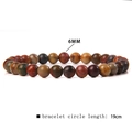 Detail van 6mm natuurlijke agaatkralen met specificaties voor 19cm elastische armbandlengte - Regenboogjaspis Stijl (FD6810) / 6mm/19cm