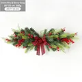 Ghirlanda natalizia 80x23cm con aghi di pino, bacche rosse, pigne e fiocco a quadretti - Vite