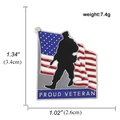 Insigne drapeau américain avec silhouette de soldat vétéran, taille 3,4 cm par 2,6 cm - Proud Veteran (A00848)