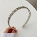 Diadema fina de cristal gris con bordes de metal dorado y dientes antideslizantes - Gris Mineral