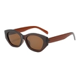 Retro cat-eye sunglasses with dark brown translucent thick frame and UV lenses - Tea Frame Tea Lens