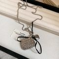 Collar de plata con colgante de bolso tejido, lazo negro y amuleto de corazón fino - Estilo Bolso Tejido Plateado Corazón Lazo Negro