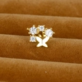 Boucle d'oreille papillon en acier doré avec zircons brillants sur support à bijoux - Papillon Double Couche / Or / 0,1