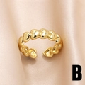 Polierter, herzförmiger offener Ring mit 18 Karat Vergoldung auf Seidenhintergrund - Verknüpfte Herzen Stil (rin53-B)