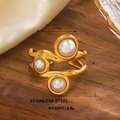 Gold plated stainless steel wavy ring featuring three elegant round faux pearls - Irregular Wave 3-Pearl Style (ZN1503-1122)