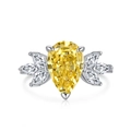 Anello in argento S925 con zircone giallo a goccia e pietre laterali taglio marquise - US 8 / Zirconia Gialla a Pera