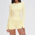 Ensemble de fitness jaune clair sans couture avec haut à manches longues et short de yoga - S / Haut Et Bas / Manches Longues + Shorts / Jaune Clair de Lune