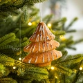 Bruine peperkoek boom kersthanger met witte suikerglazuur details, 12 cm - Schuim Peperkoek Kerstboom